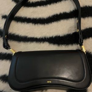 JW PEI Black Should Purse